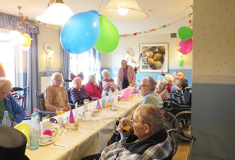 Karnevalsfeier im SeniorenpflegeZentrum am Sund 2025
